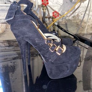 super cute shoe dazzle heels